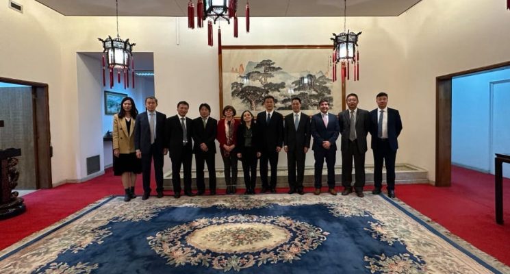 Con éxito se desarrolló reunión entre delegación encabezada por Viceministro de China y autoridades UdeC para tratar temas de colaboración científica