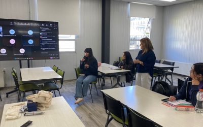 Charla sobre Becas UdeC Global reunió a estudiantes en jornada híbrida en Campus Concepción
