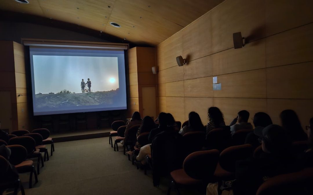 Estudiantes internacionales UdeC exploraron la historia y cultura chilena a través del cine